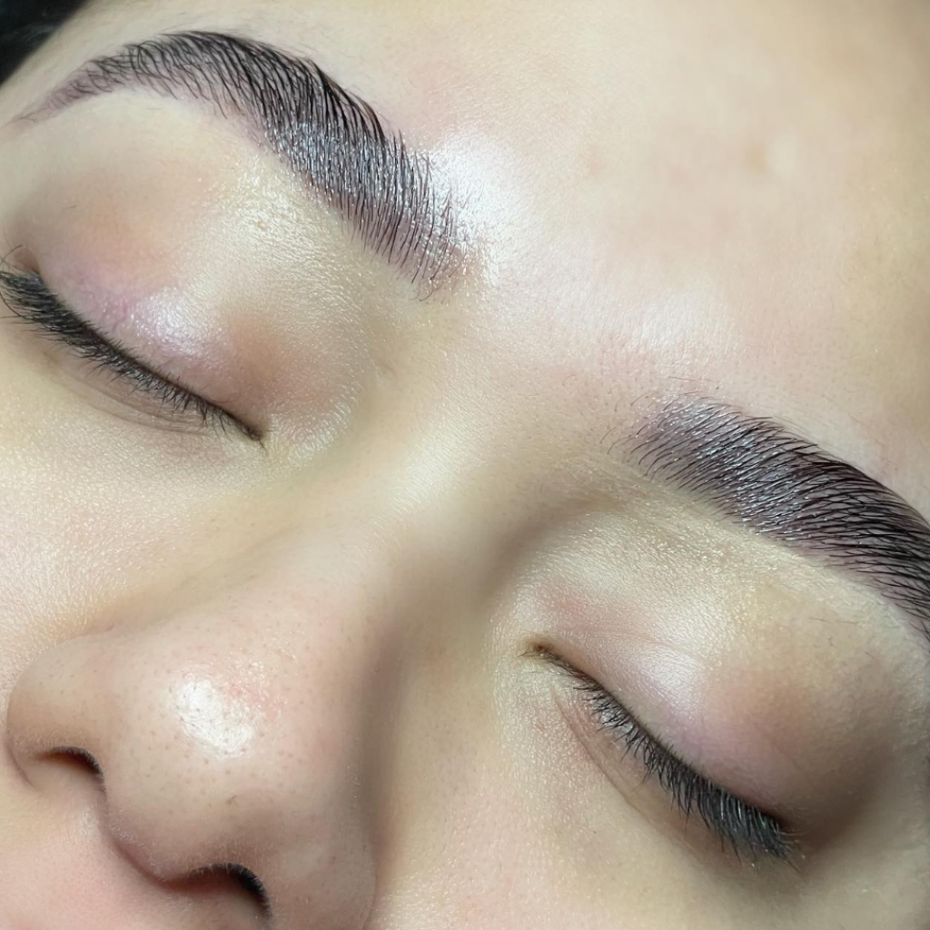 wenkbrauw lamineren thuis