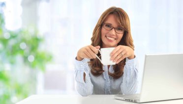 Werk je ook in een kantoor met airco? Check hoe je voor de huid moet zorgen