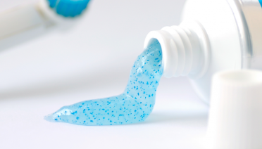 Wat is verborgen in cosmetica? Microplastics schadelijk voor het leven en de omgeving