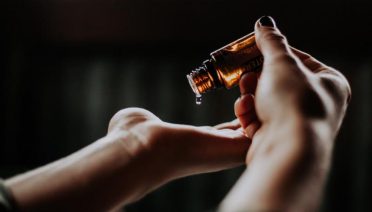 Wat zijn de eigenschappen van jojoba olie?